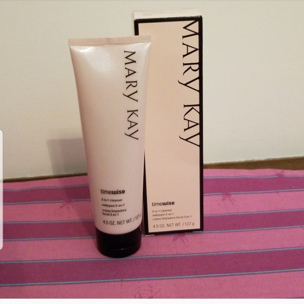 @cashmererose17 bundle of 2 mary kay Cleanser